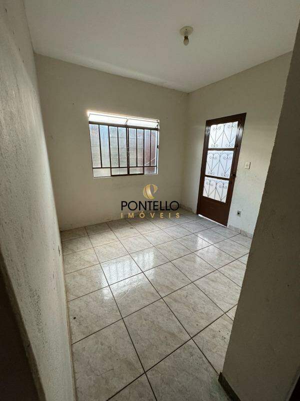Casa à venda com 2 quartos, 100m² - Foto 3