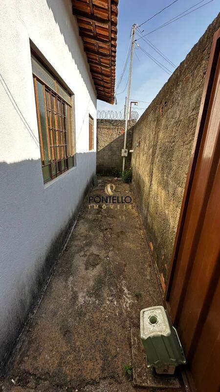 Casa à venda com 2 quartos, 100m² - Foto 12