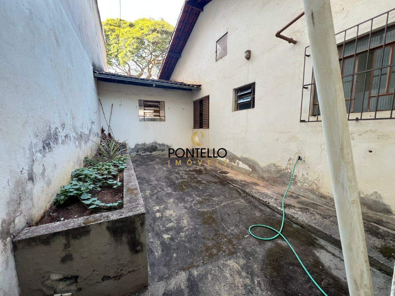 Casa à venda com 2 quartos, 180m² - Foto 17