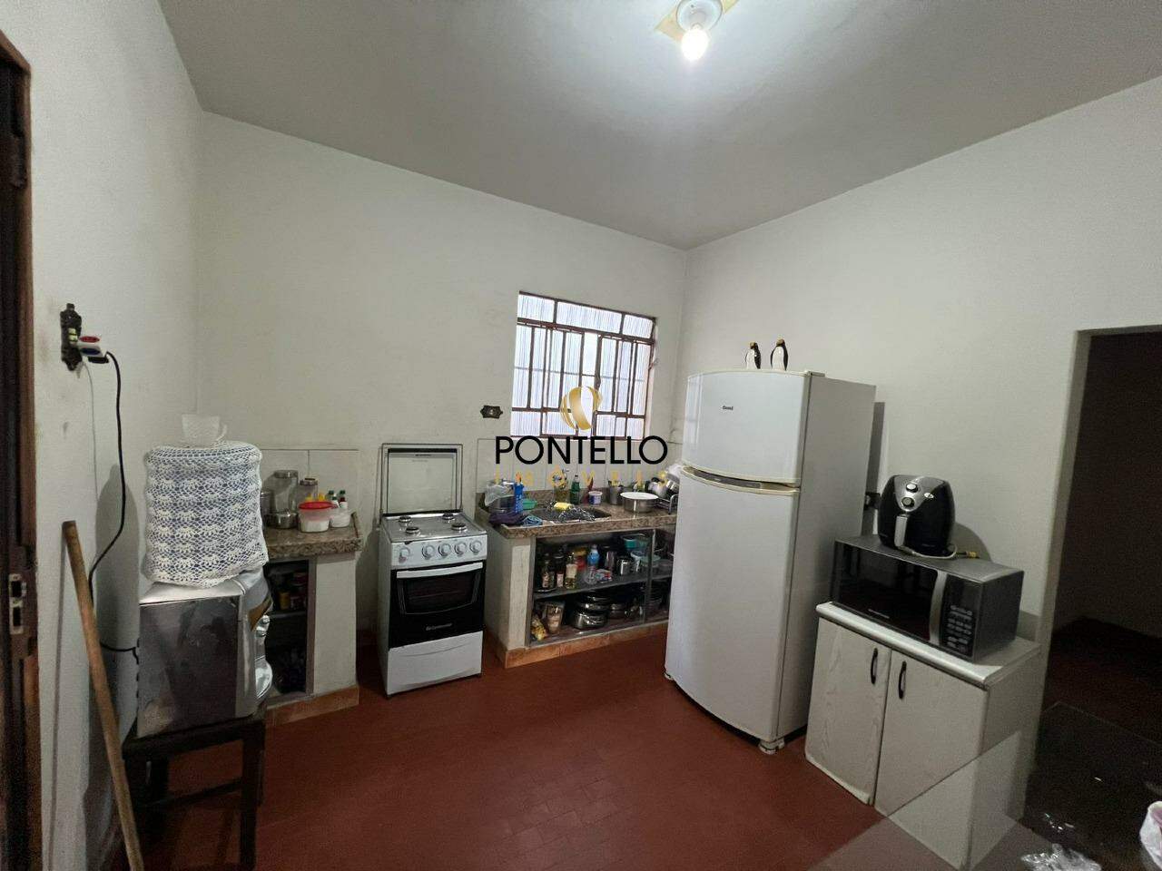 Casa à venda com 2 quartos, 180m² - Foto 7