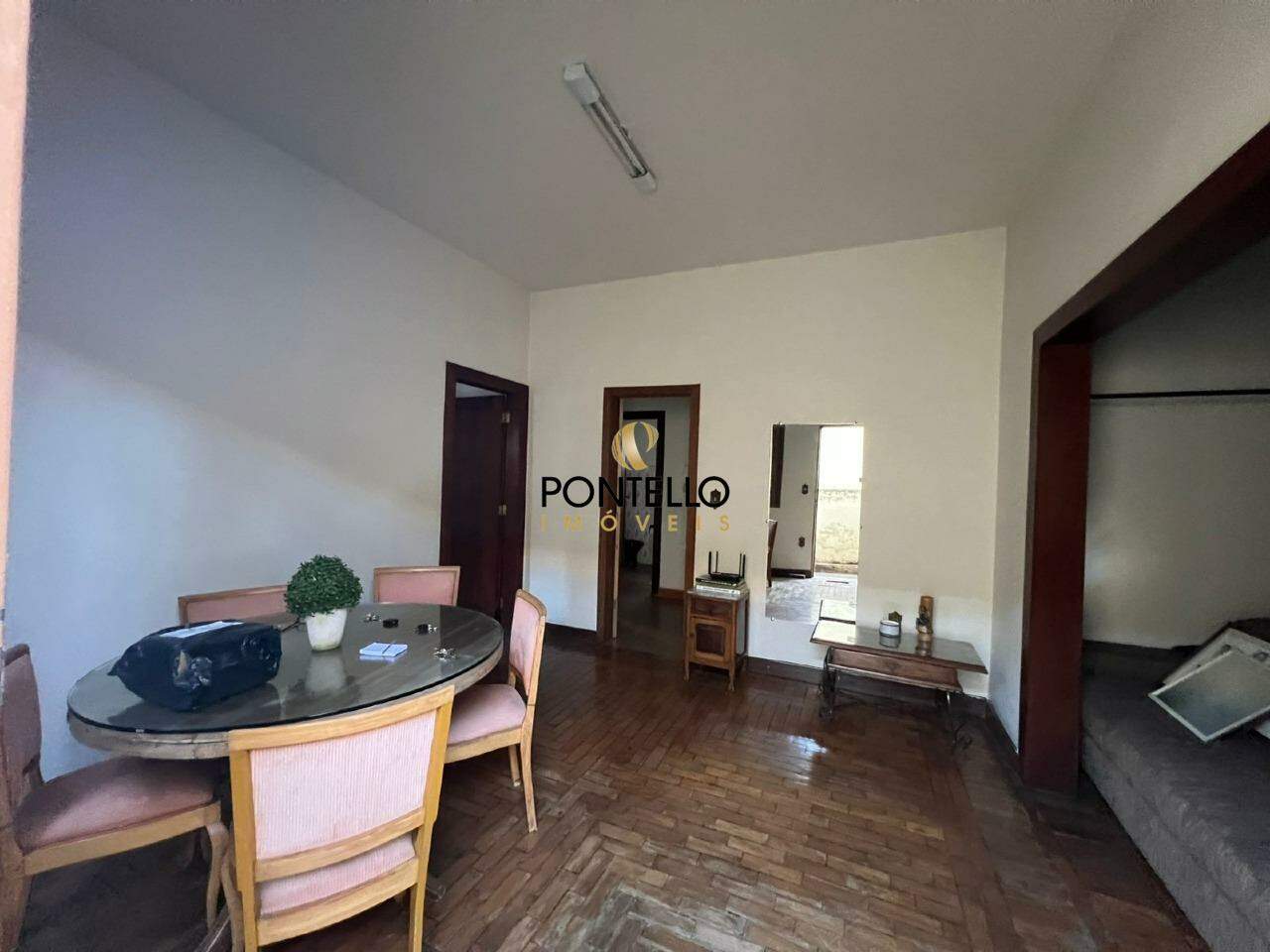 Casa à venda com 2 quartos, 180m² - Foto 3