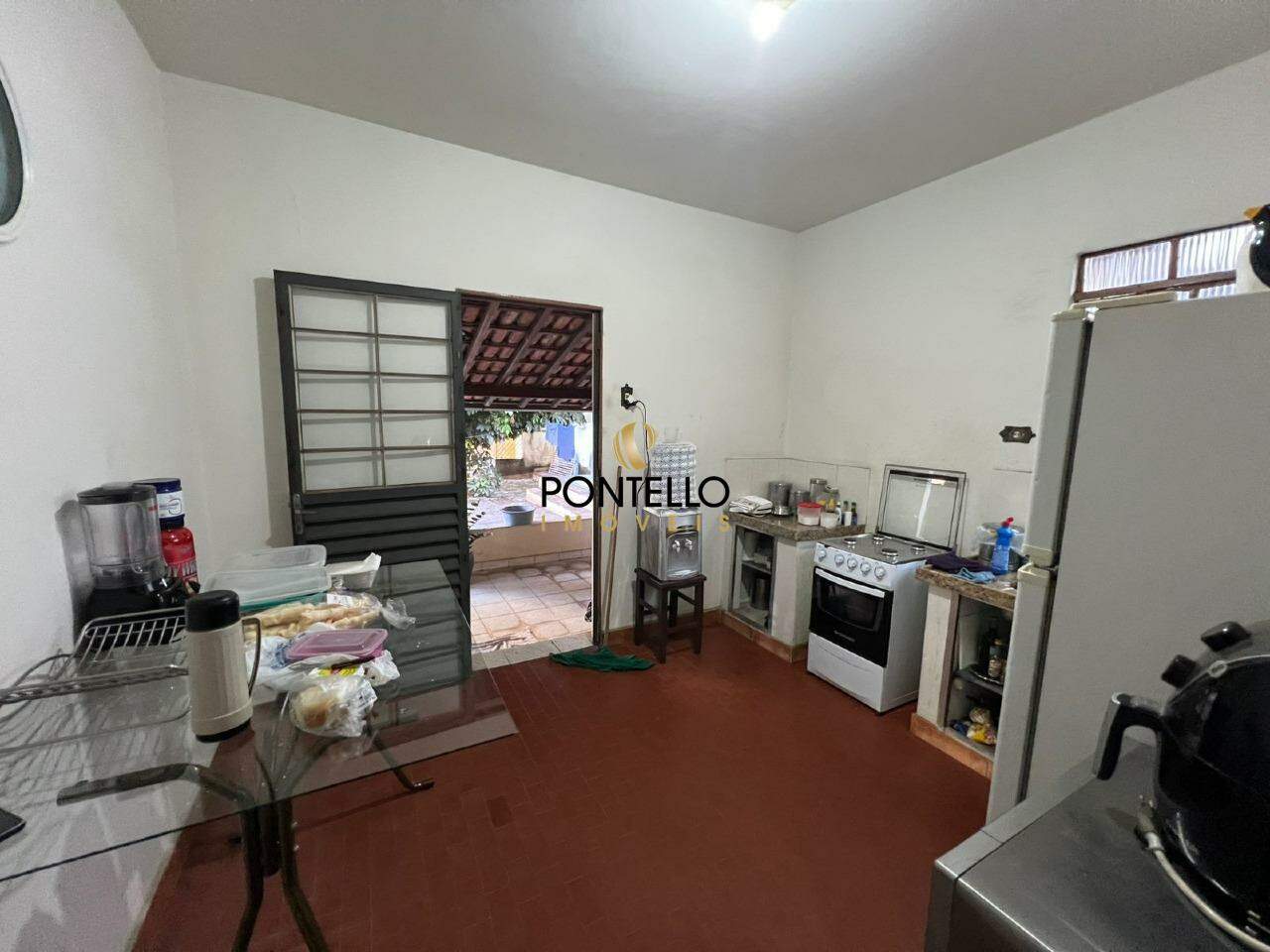 Casa à venda com 2 quartos, 180m² - Foto 8