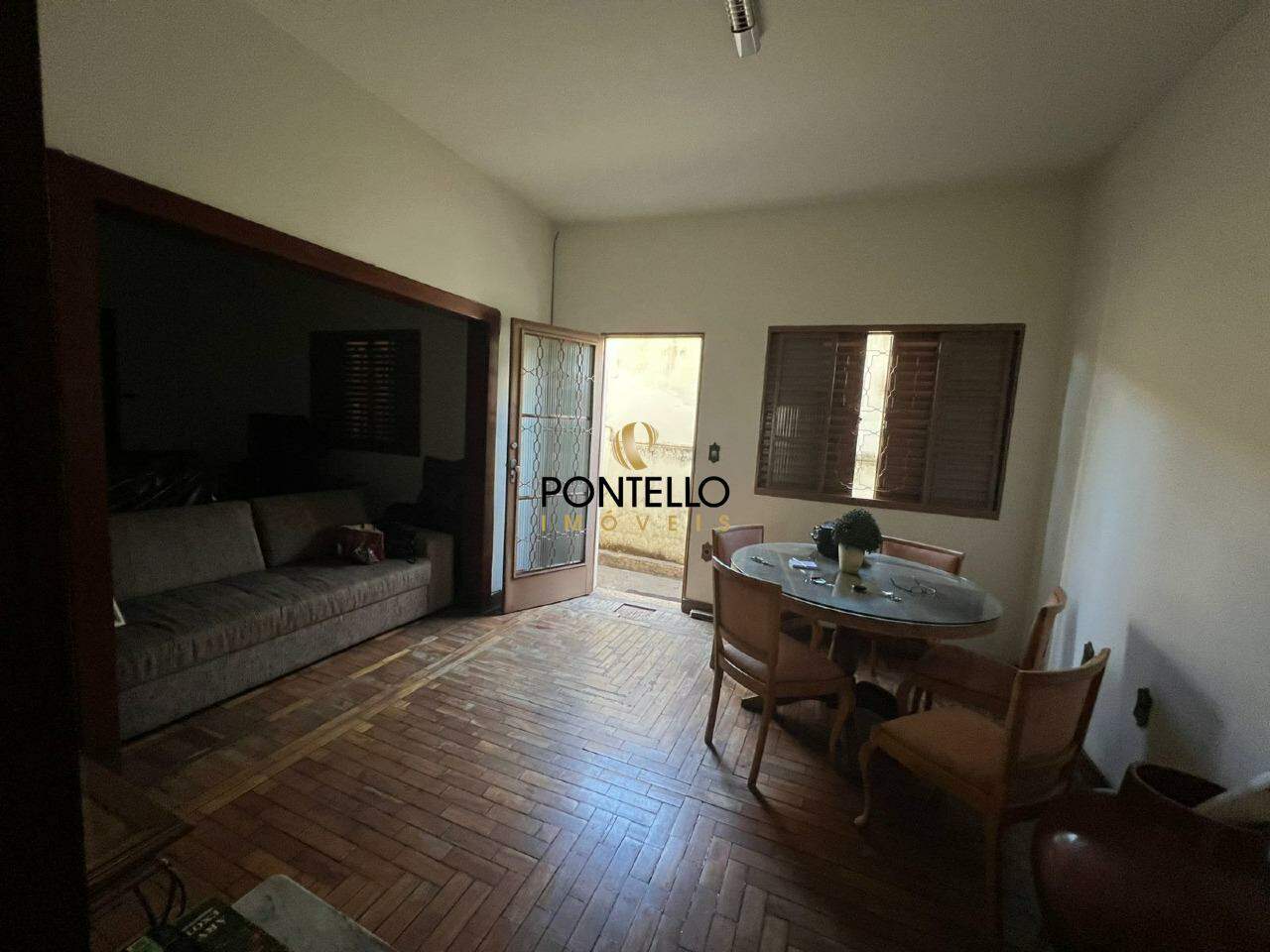 Casa à venda com 2 quartos, 180m² - Foto 4