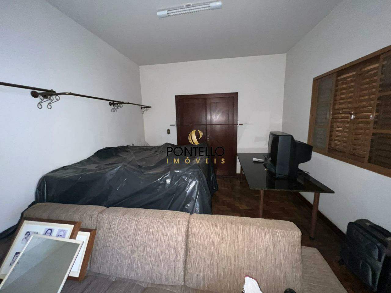 Casa à venda com 2 quartos, 180m² - Foto 11