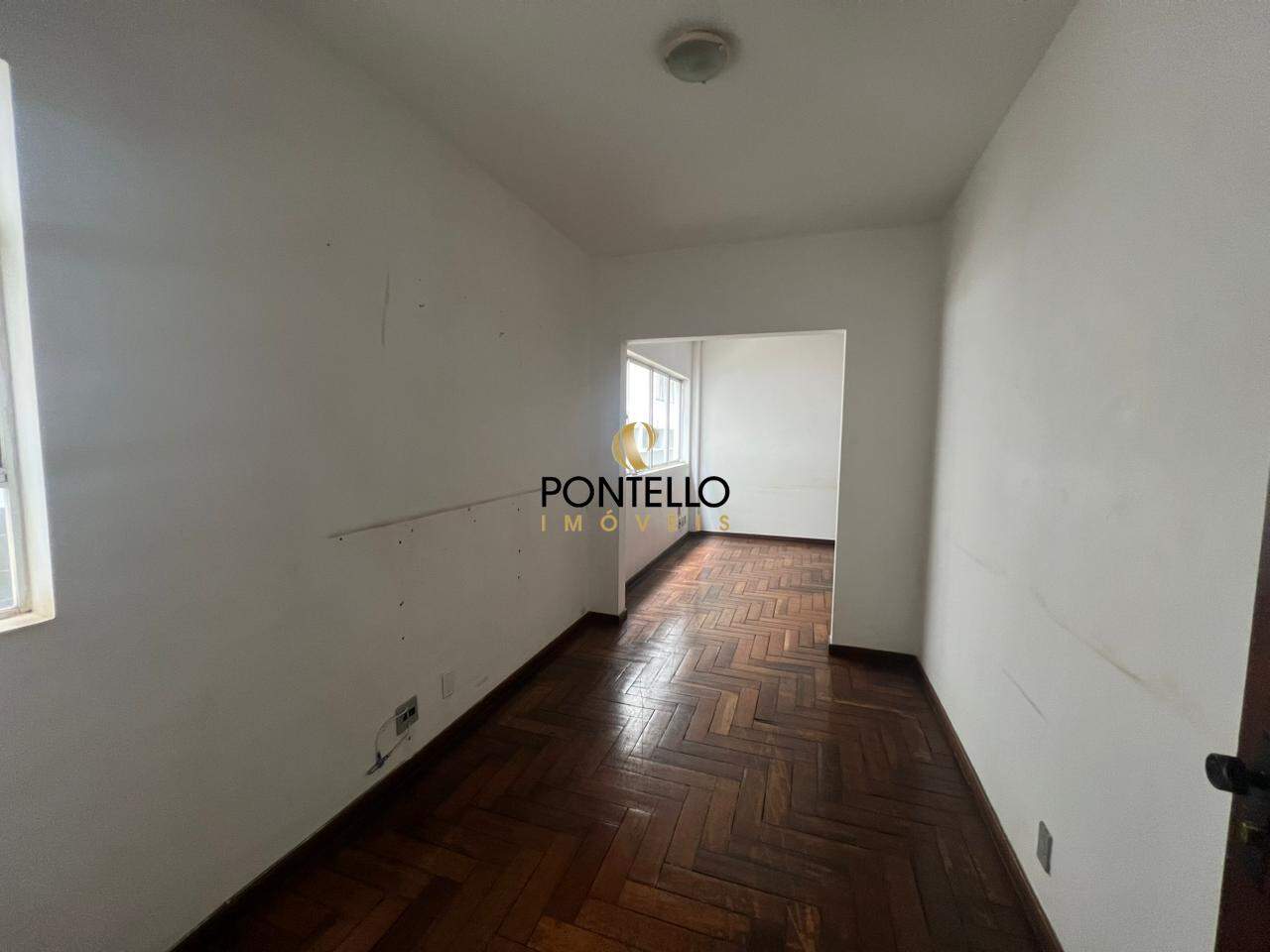 Apartamento à venda com 3 quartos, 130m² - Foto 2