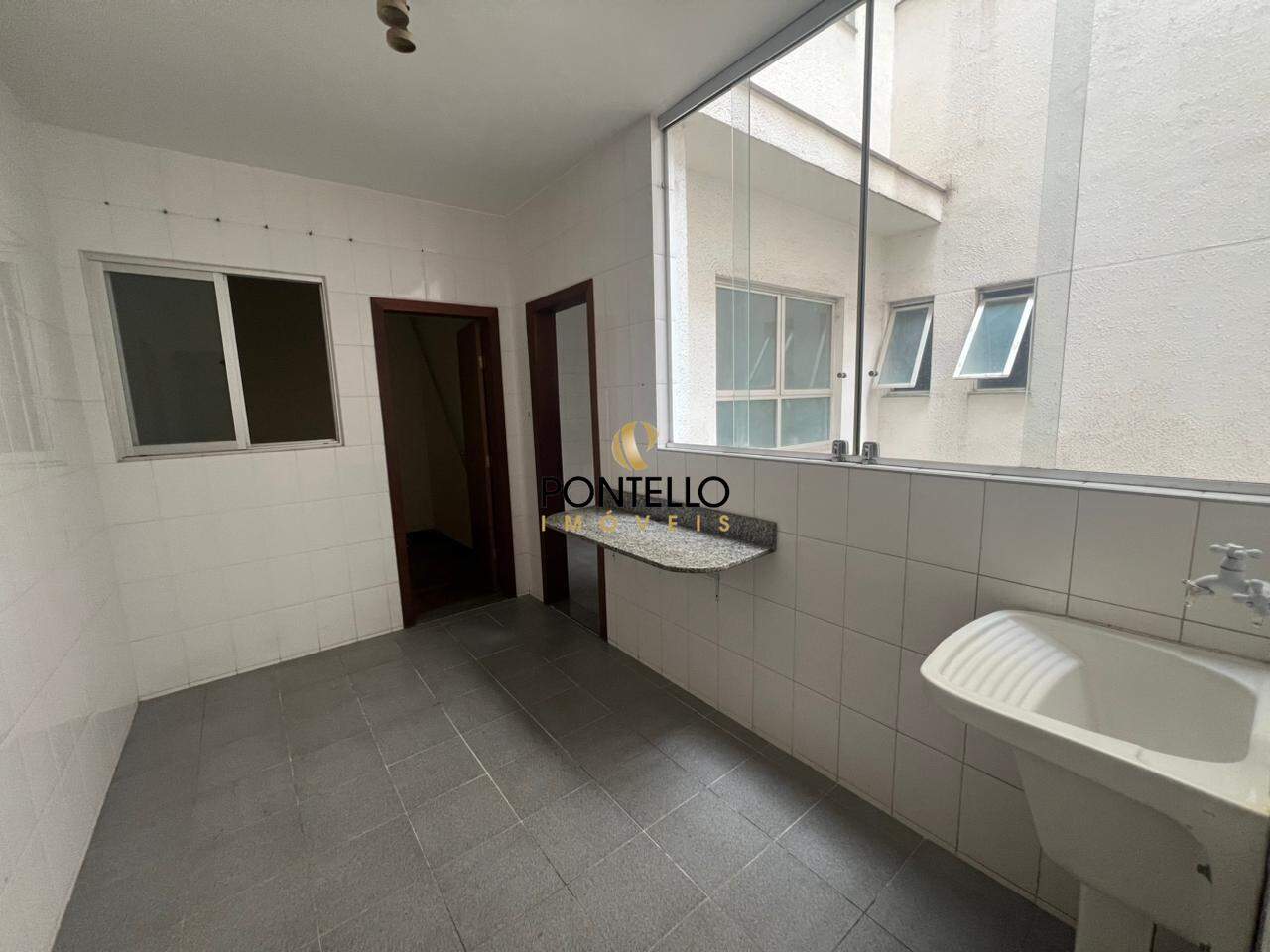 Apartamento para alugar com 3 quartos, 130m² - Foto 18