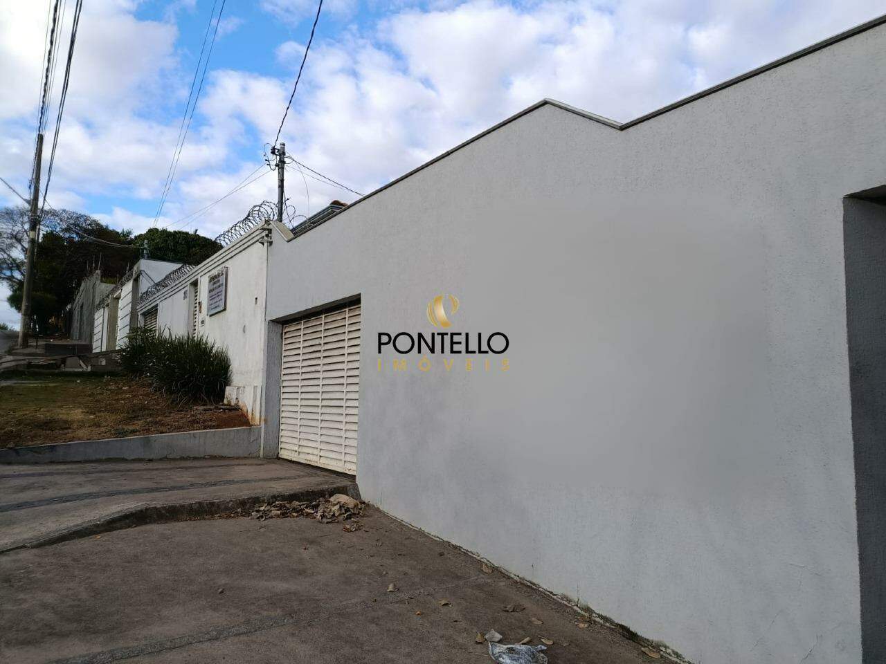 Casa para alugar com 3 quartos, 100m² - Foto 1