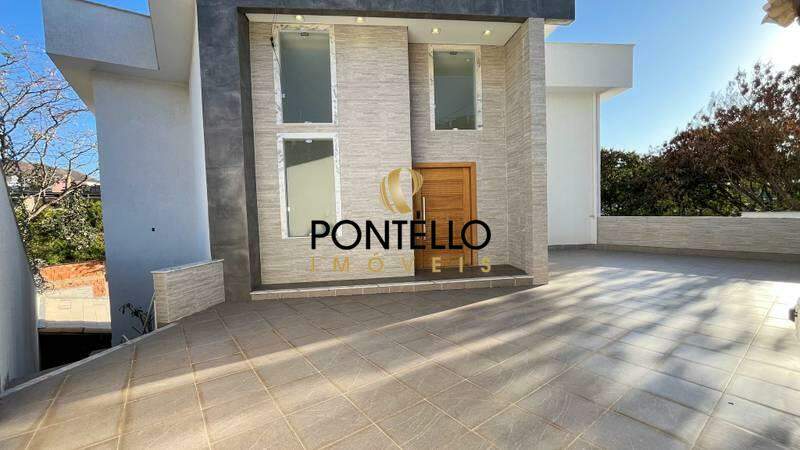 Casa, 3 quartos, 228 m² - Foto 1