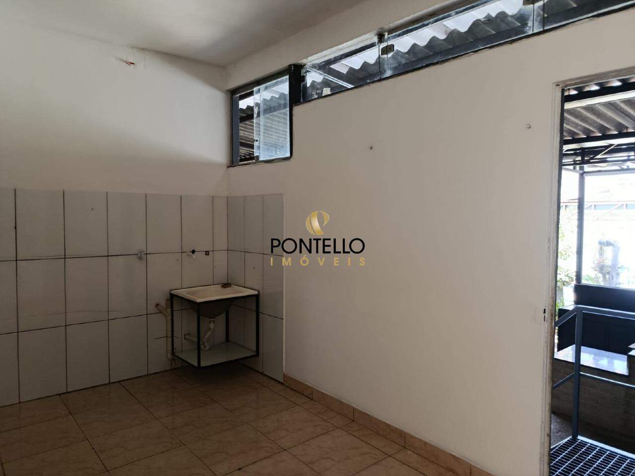 Casa para alugar com 2 quartos, 200m² - Foto 17