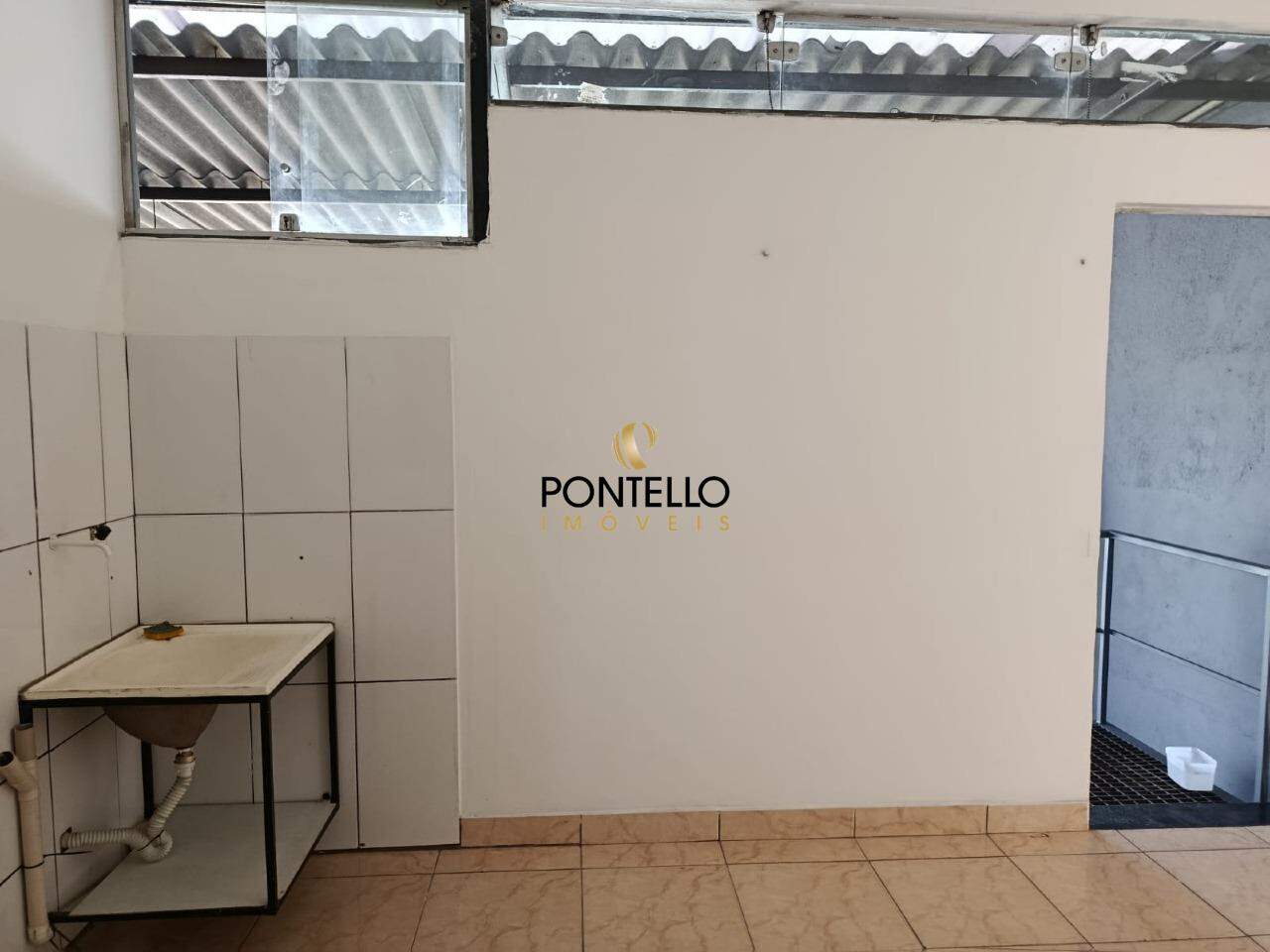 Casa para alugar com 2 quartos, 200m² - Foto 16