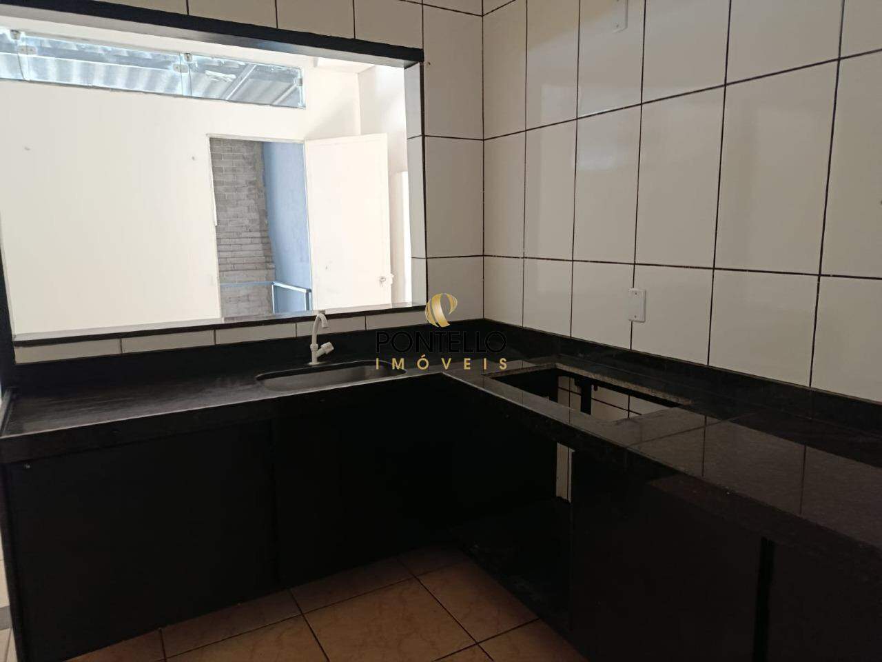 Casa para alugar com 2 quartos, 200m² - Foto 8