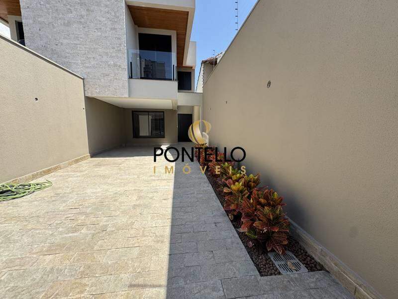 Casa, 3 quartos, 156 m² - Foto 1