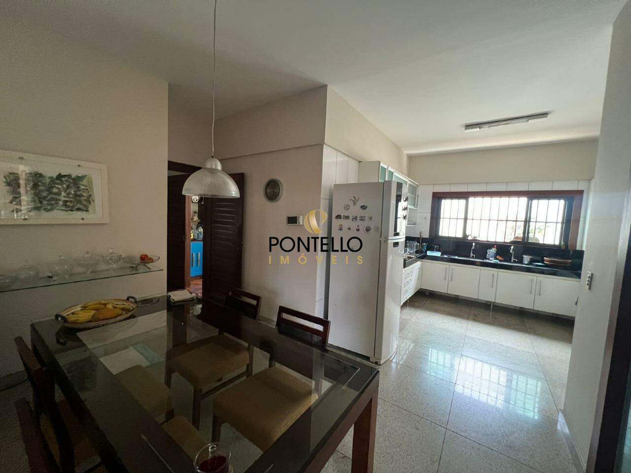 Casa para alugar com 8 quartos, 378m² - Foto 6