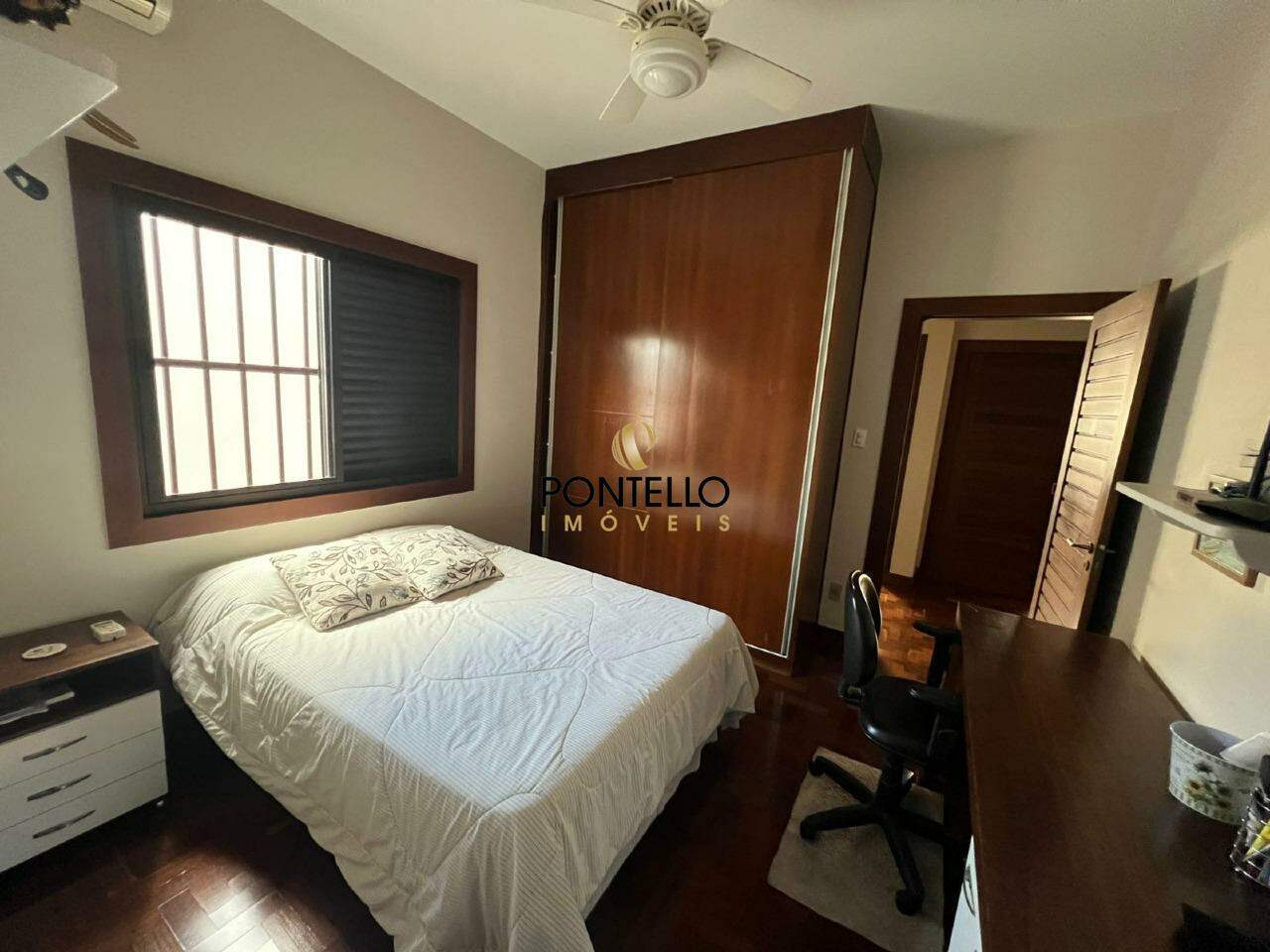Casa para alugar com 8 quartos, 378m² - Foto 12