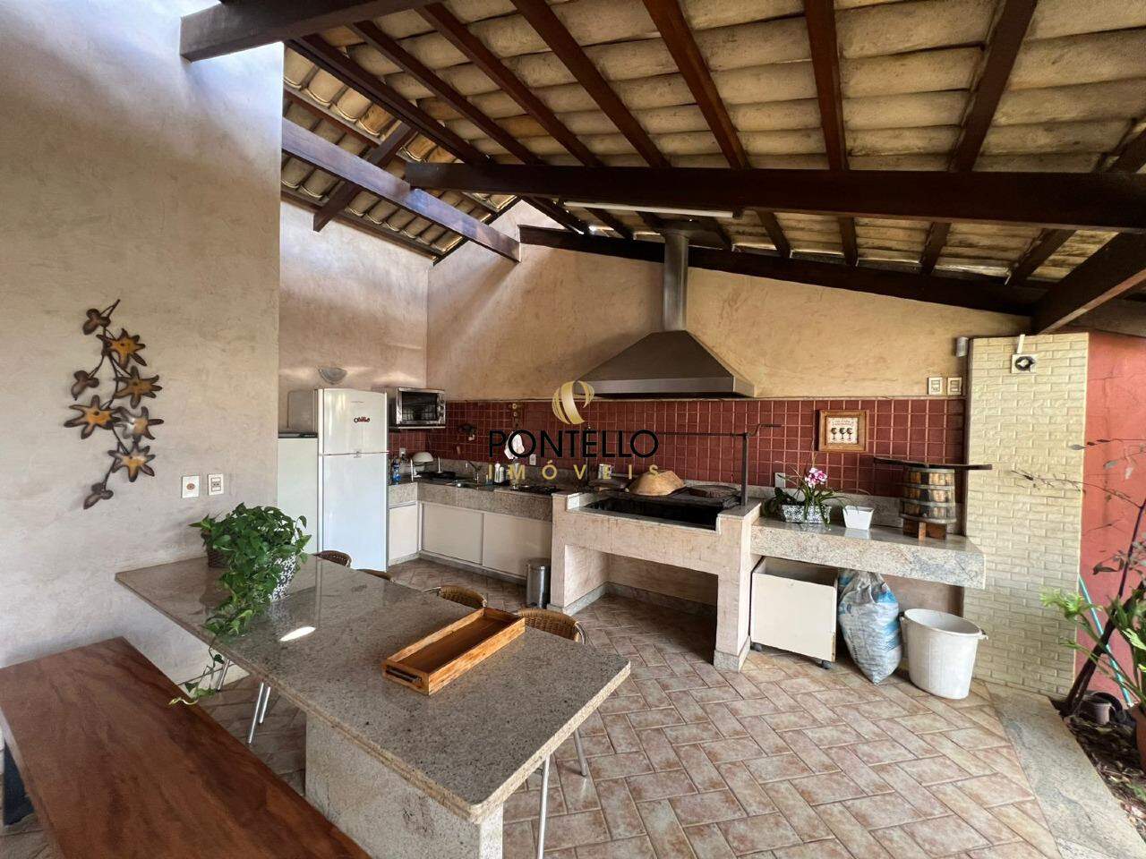 Casa para alugar com 8 quartos, 378m² - Foto 25