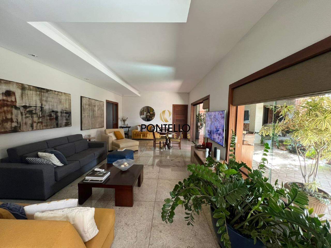 Casa para alugar com 8 quartos, 378m² - Foto 3