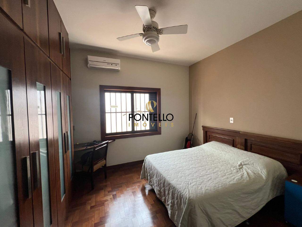 Casa para alugar com 8 quartos, 378m² - Foto 13