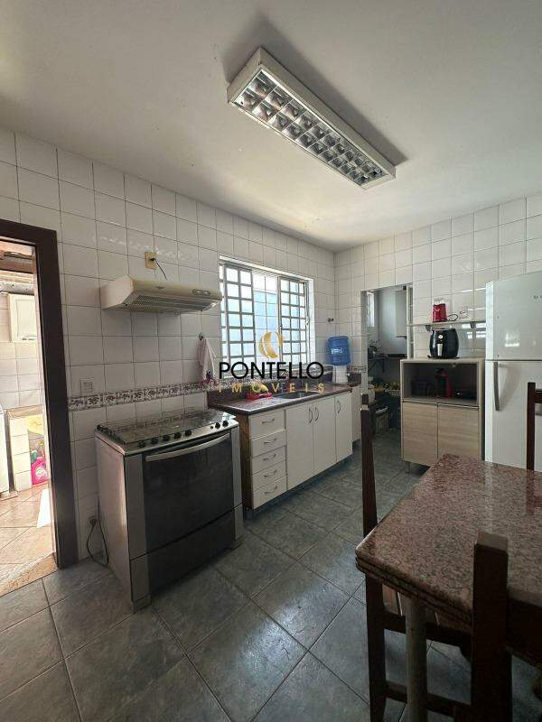 Casa para alugar com 3 quartos, 125m² - Foto 4
