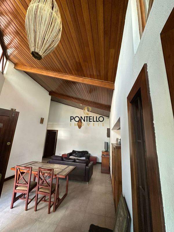 Casa para alugar com 3 quartos, 125m² - Foto 2