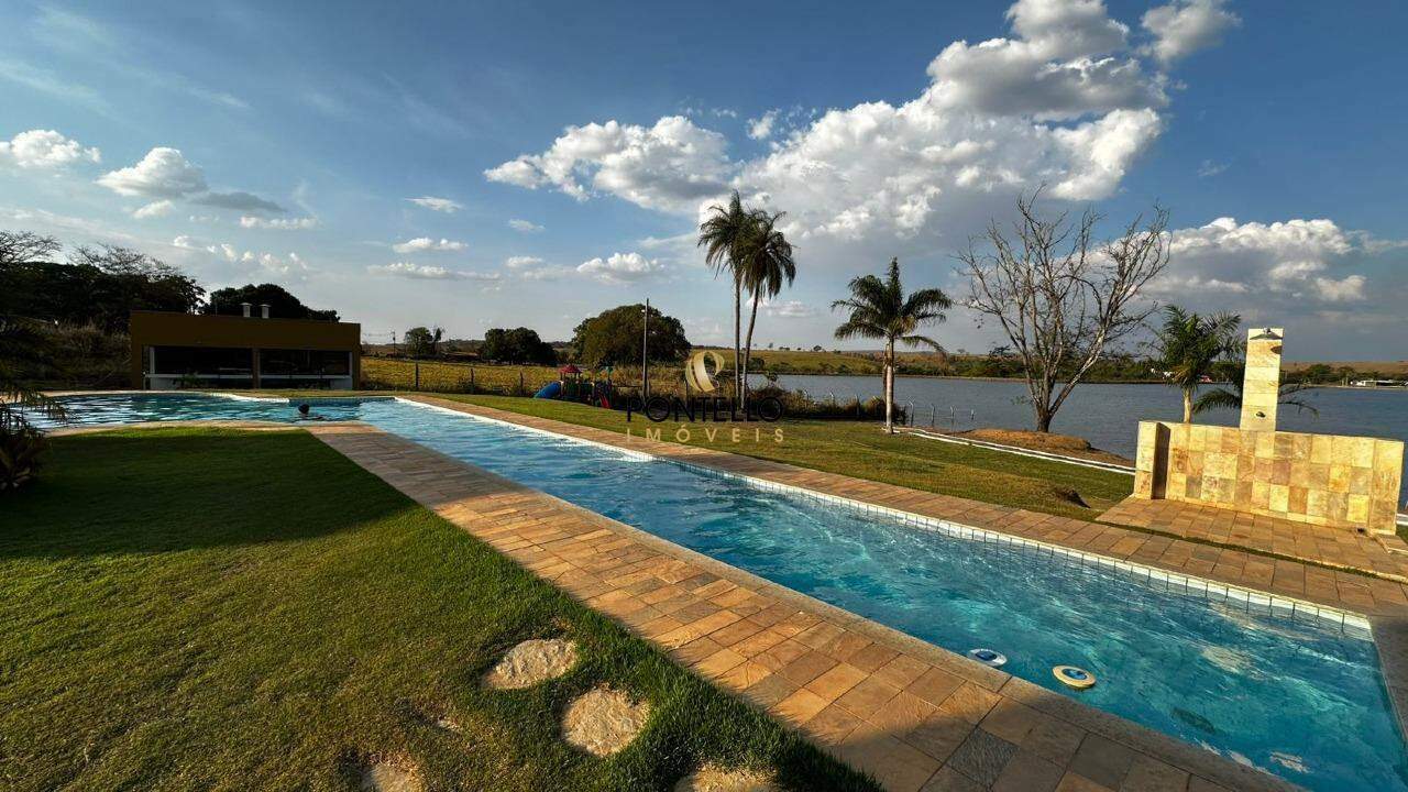 Casa, 1 quarto, 200 m² - Foto 1