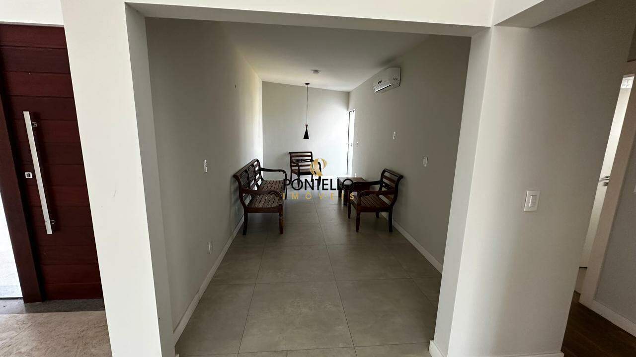 Casa, 3 quartos, 207 m² - Foto 1