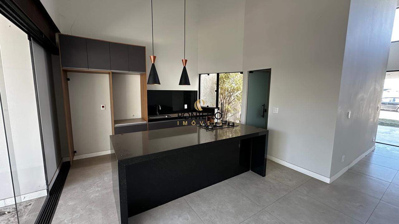 Casa, 3 quartos, 207 m² - Foto 3