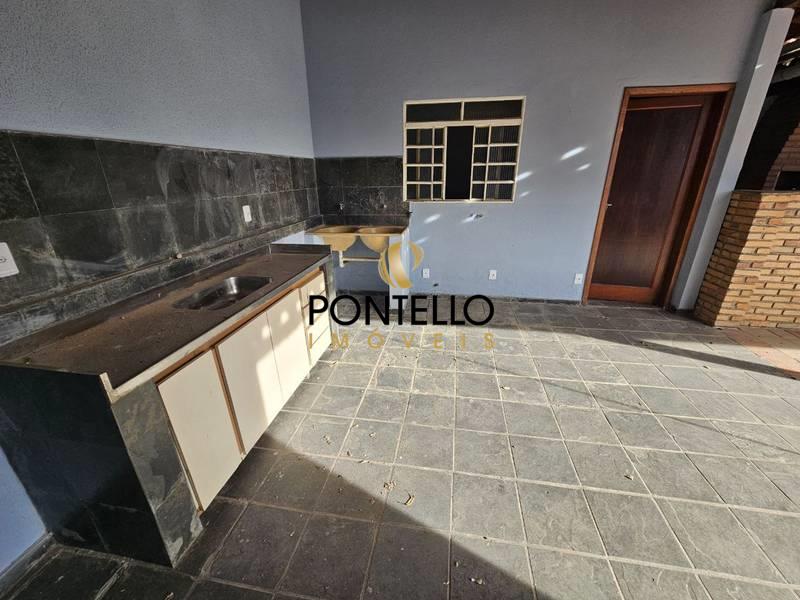 Casa, 3 quartos, 250 m² - Foto 13