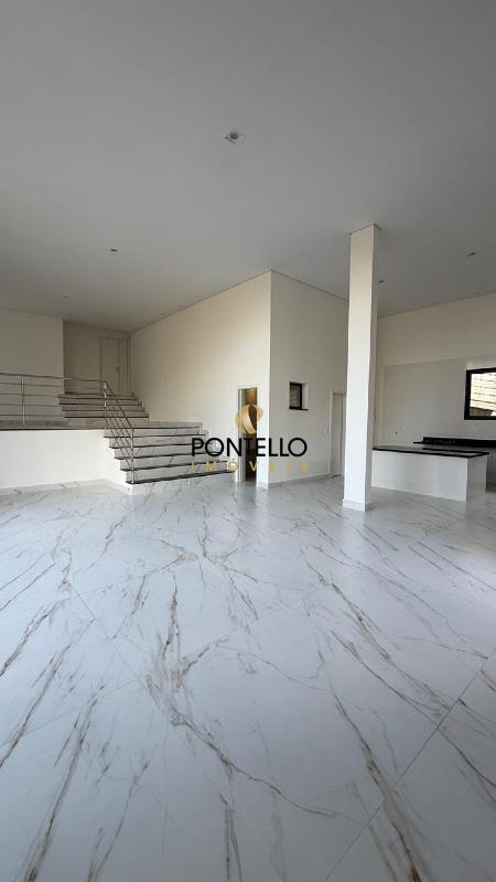 Casa, 3 quartos, 230 m² - Foto 2