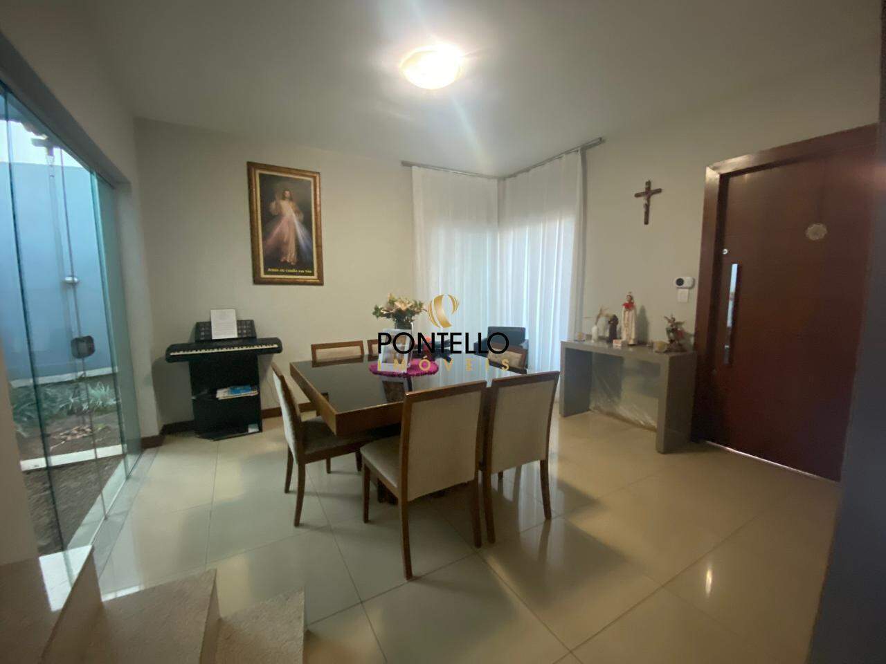 Casa, 3 quartos, 210 m² - Foto 1