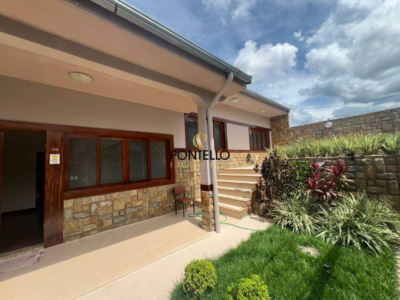 Casa, 4 quartos, 297 m² - Foto 1
