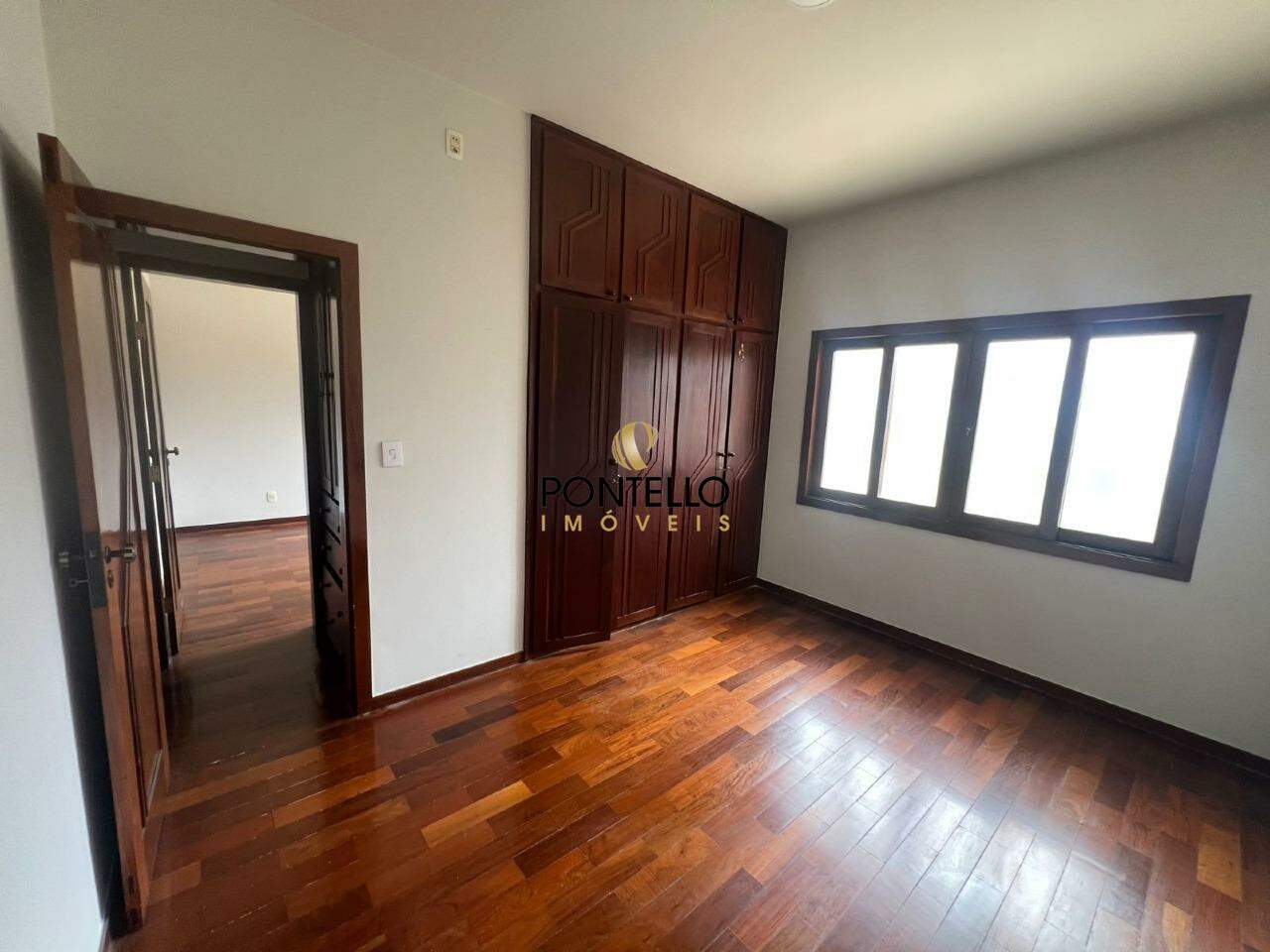 Casa, 4 quartos, 297 m² - Foto 9