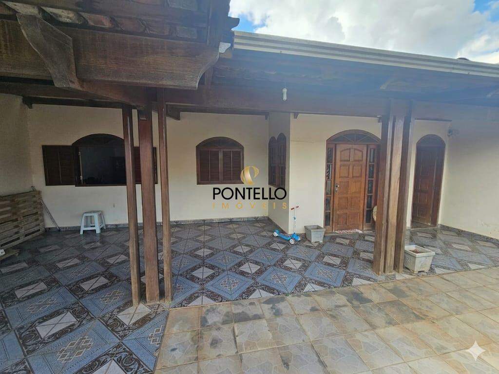 Casa, 3 quartos, 218 m² - Foto 3