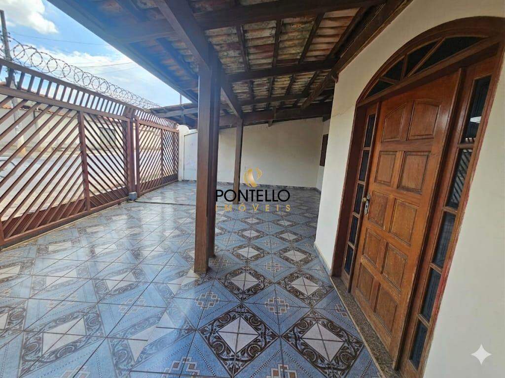 Casa, 3 quartos, 218 m² - Foto 4