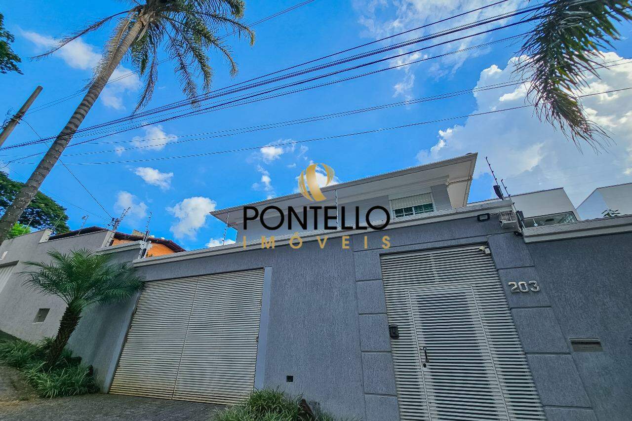 Casa, 4 quartos, 450 m² - Foto 1