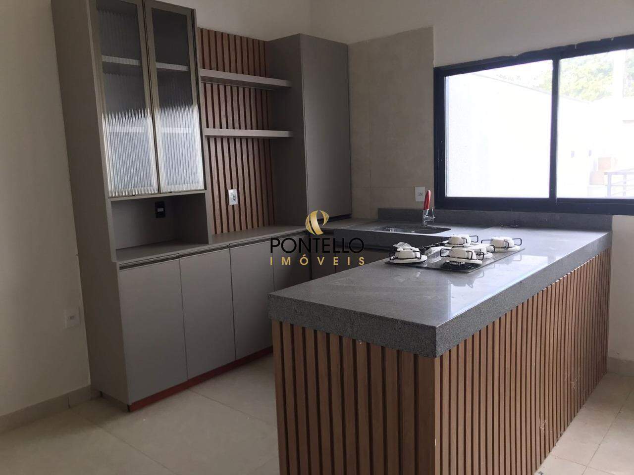 Casa, 4 quartos, 180 m² - Foto 1
