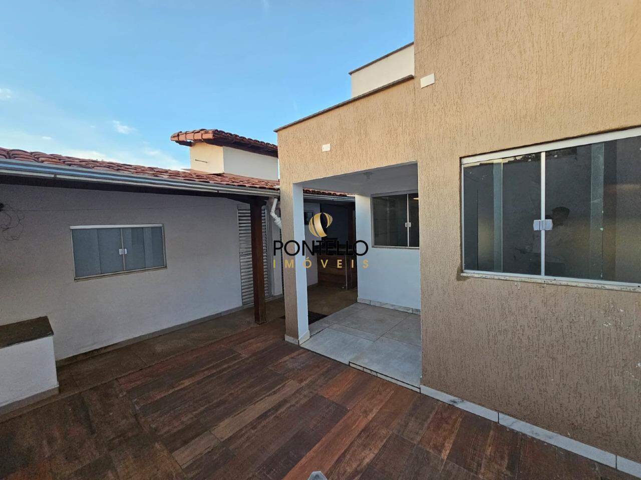 Casa, 2 quartos, 82 m² - Foto 1