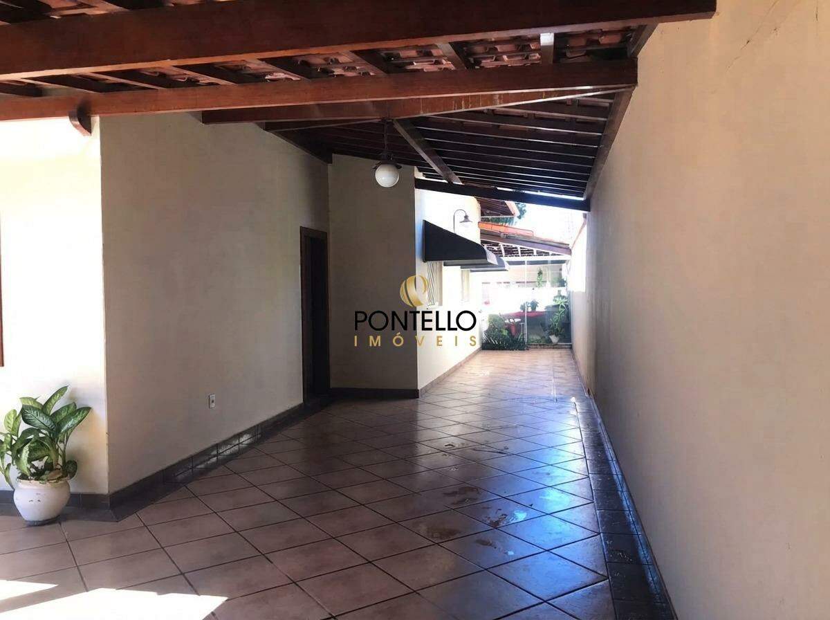 Casa, 5 quartos, 221 m² - Foto 3
