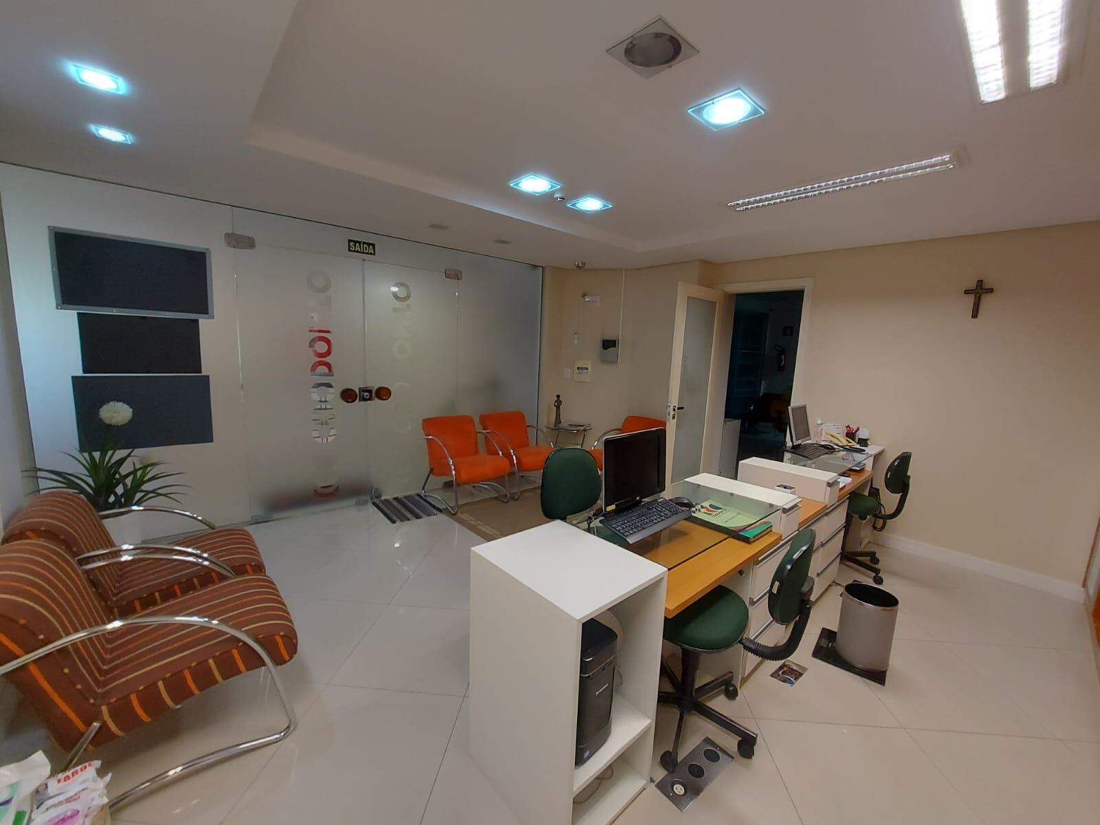 Sala à venda no Centro: 