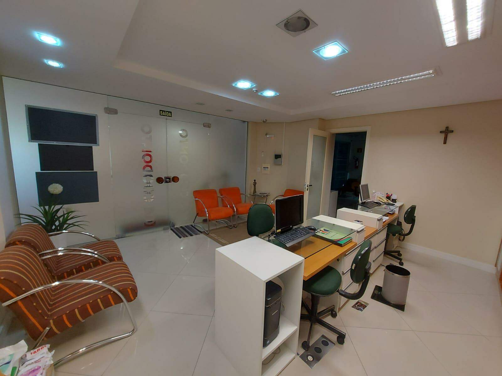 Sala à venda no Centro: 