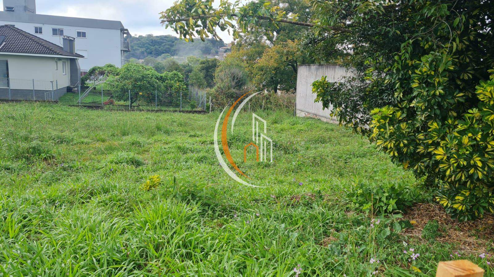 Terreno à venda no Cruzeiro: 