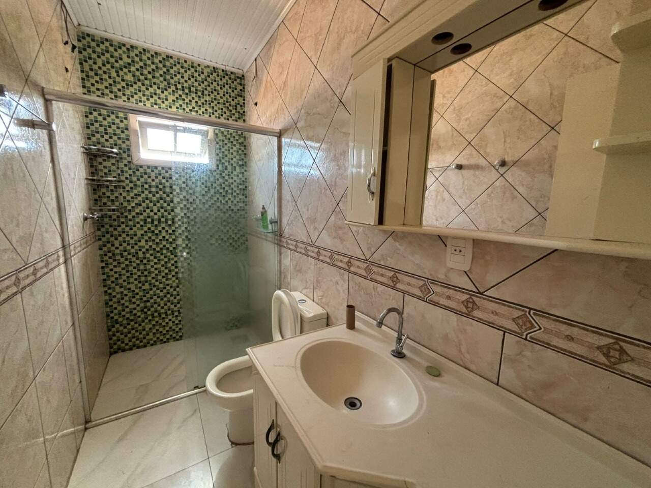 Casa à venda no Centenário: 