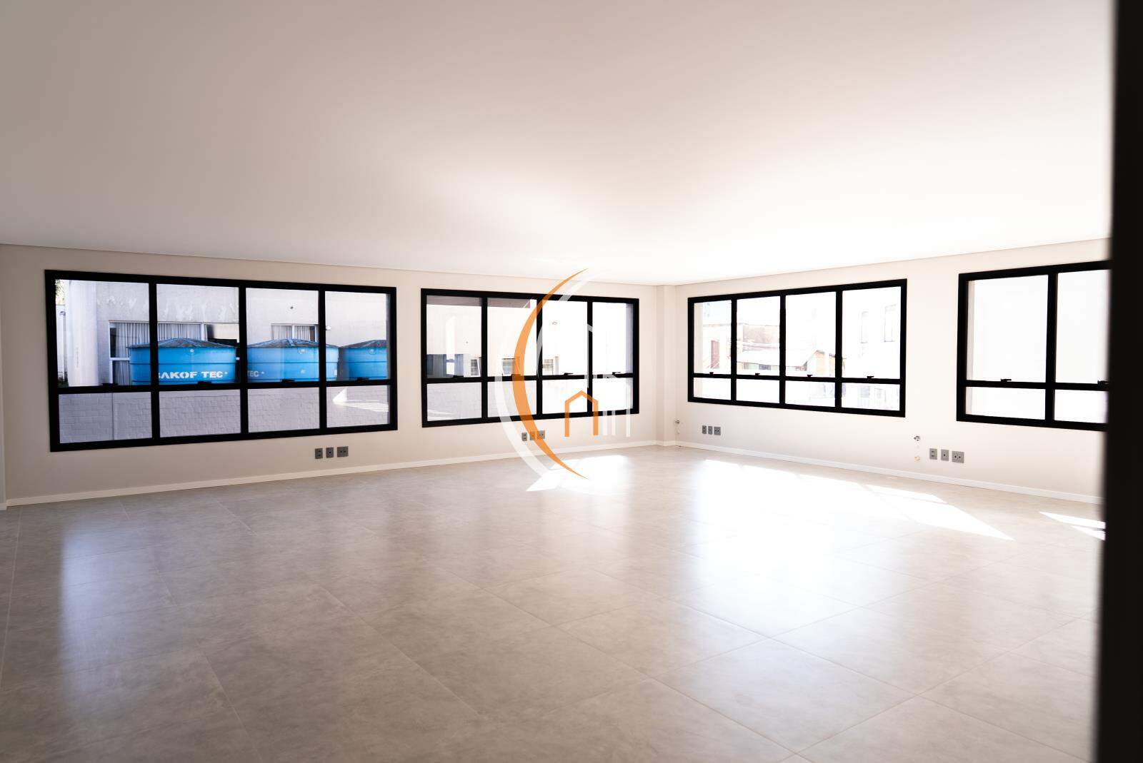Sala para aluguel no Centro: 