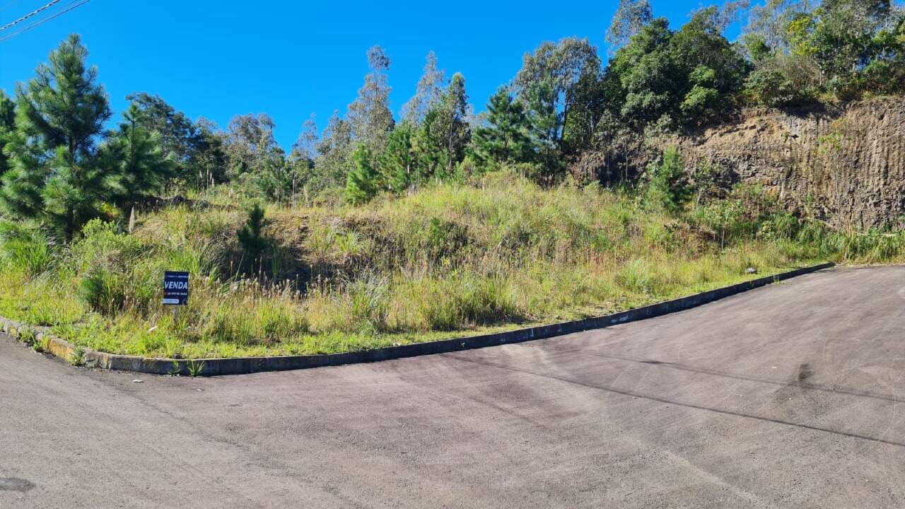 Terreno à venda no Monte Pasqual: 