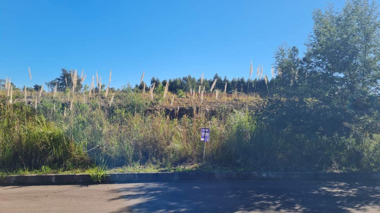 Terreno à venda no Monte Pasqual: 