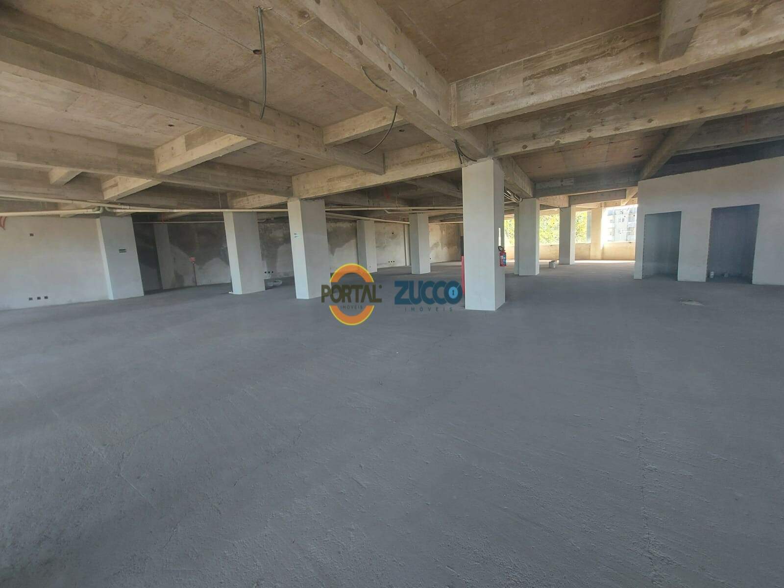 Sala para aluguel no Centro: 