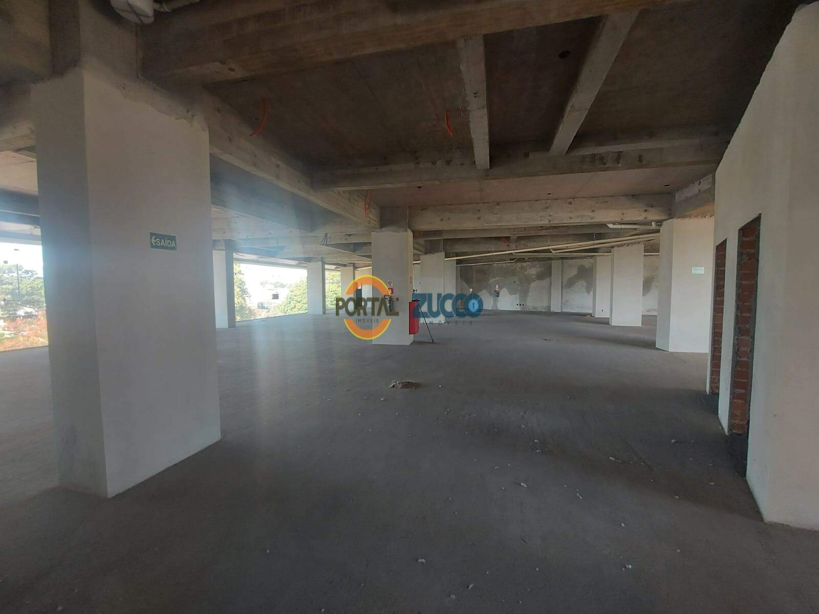 Sala para aluguel no Centro: 
