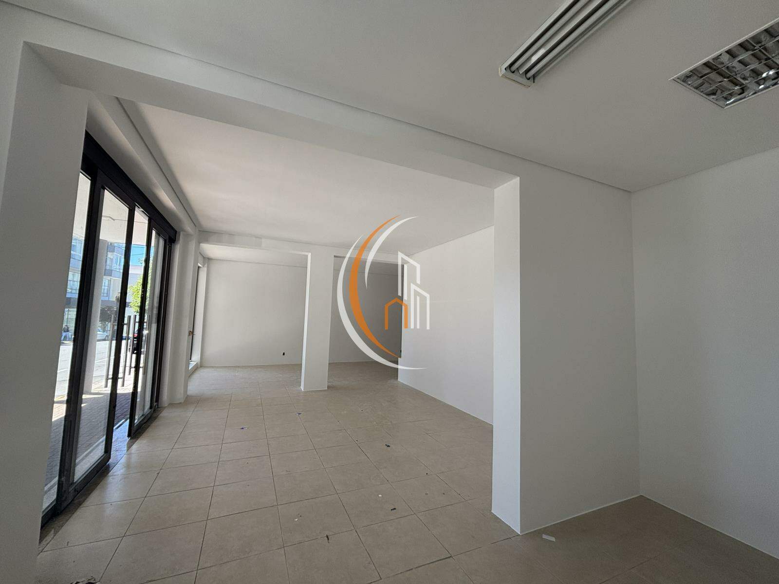 Sala para aluguel no Centro: 