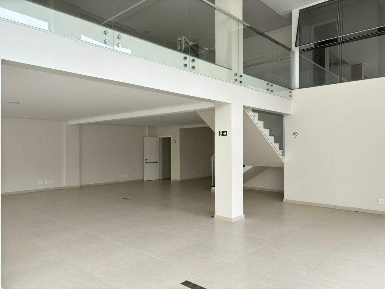 Sala para aluguel no Centro: 