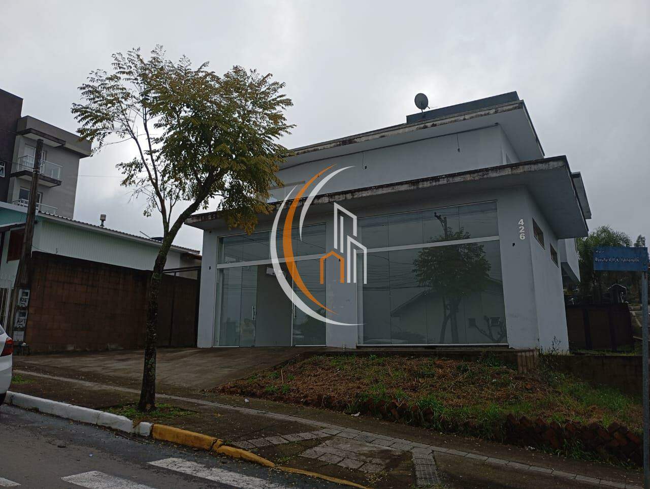 Sala para aluguel no Monte Verde: 