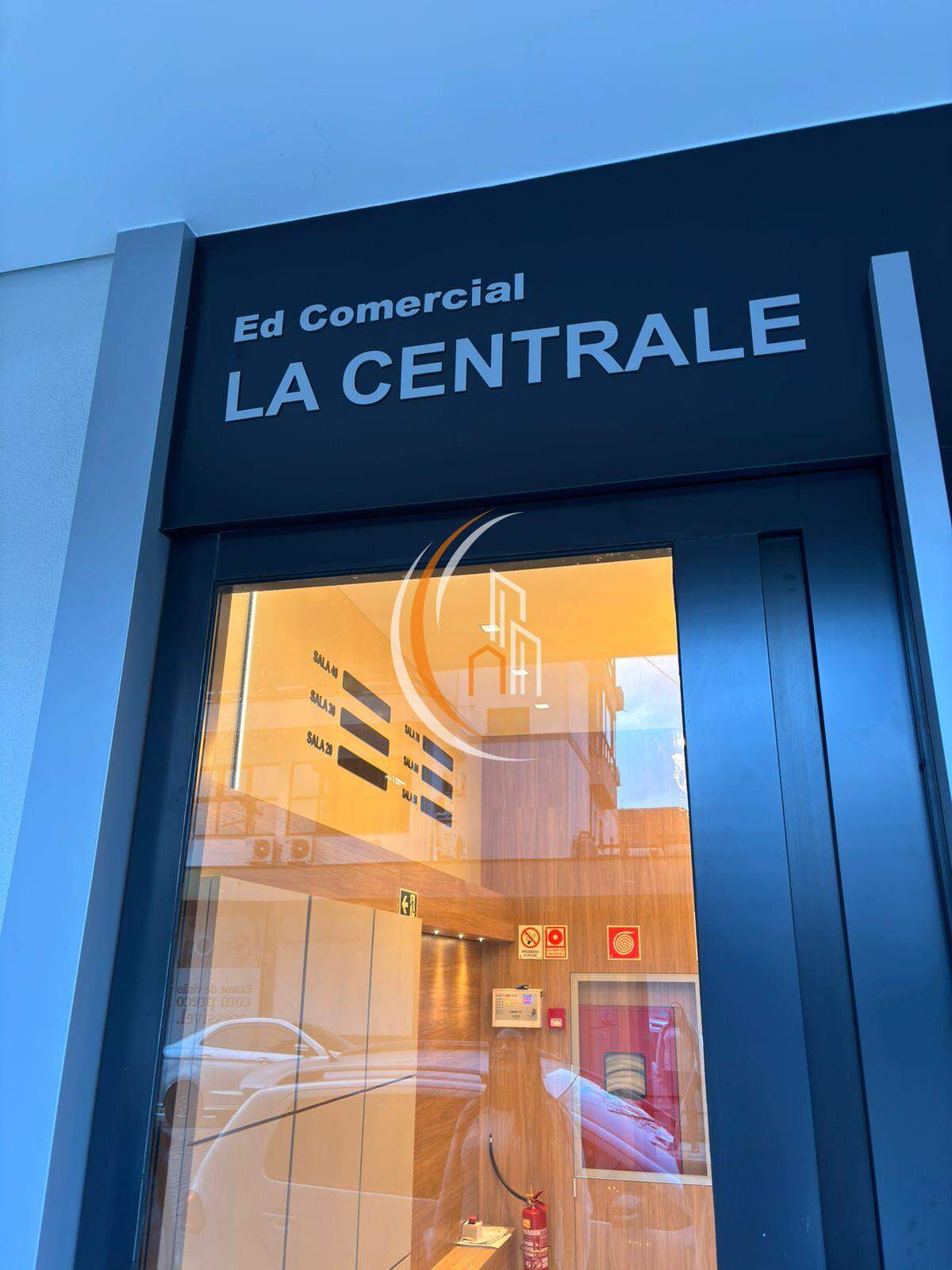 Sala para aluguel no Centro: 